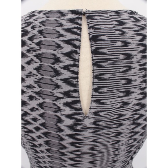 JOIE Silk Sleeveless Dress size Large Gray Black Aztec Pleated Fit and Flare - Picture 5 of 12